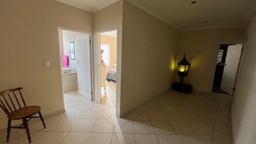 3 Bedroom Property for Sale in Wavecrest Eastern Cape